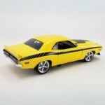 Acme Diecast 1971 scale:1/18 dodge challenger r/t *chicayne*, yellow/black - Image 2