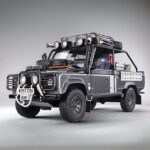 Kyosho 1/18 Land Rover DEFENDER - LARA CROFT Tomb Raider Movie Edition