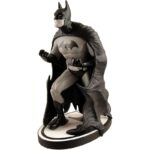 DC Direct Batman Black And White Ethan Van Sciver Statue limited edition of 3000 pcs - Image 2