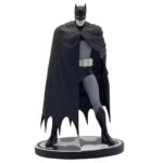 Batman: Black and White Statue - Batman Year One by D.Mazzucchelli - 5000 Pcs Limited Edition - Image 2