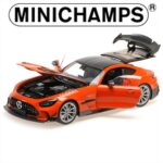 Minichamps 1/18 2021 mercedes-amg gt black series, orange with silver wheels - Image 2