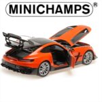 Minichamps 1/18 2021 mercedes-amg gt black series, orange with silver wheels - Image 3