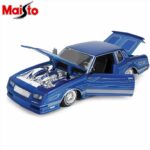 Maisto 1/24 1986 chevrolet monte carlo lowrider, blue/silver - Image 2