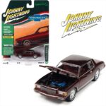 Johnny Lightning 1979 chevrolet monte carlo, carmine poly body with dark carmine poly upper color 2-