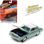 Johnny Lightning 1979 chevrolet monte carlo, medium green firemist poly body with light green upper
