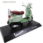 Magazine Models 1/18 2014 vespa lxv, green