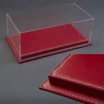 ATLANTIC 1/8 mulhouse acrylic display case with red leather base. dimensions 650x310x210mm, clear/re