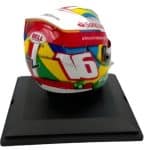Magazine Model 1/5 - Spark CHARLES LECLERC TEAM SCUDERIA FERRARI F1-75 BRAZILIAN GP 2022 Helmet - Image 2
