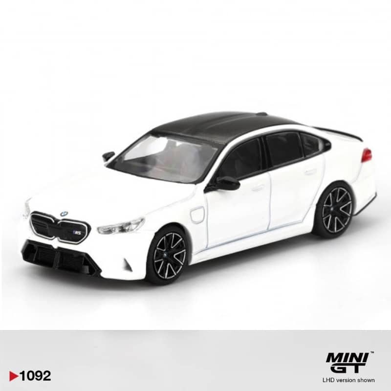MGT01092-L.jpg MINI GT 1/64 BMW M5 G90 ALPINE WHITE 2025 - Image 1