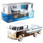 Motor Max 1/24 volkswagen type 2 t1 pickup with surfboard, cream/brown